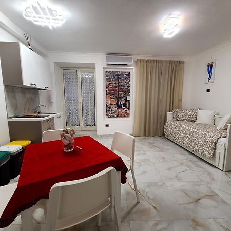 La Casa Di Patta A Spaccanapoli Kültér fotó